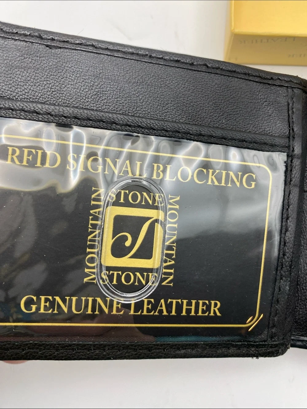 Stone Mountain Accessories Black Leather RFID Bi-Fold Card & Key Wallet